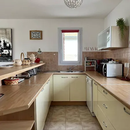 T2 Calme 2 Couchages Avec Parking - Fr-1-495-58 Apartman